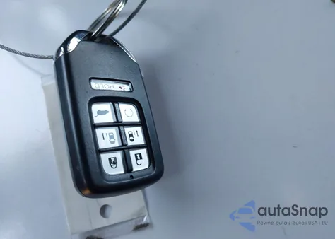 2018 Honda Odyssey Touring из США, поврежденный, VIN 5FNRL6H8XJB008475